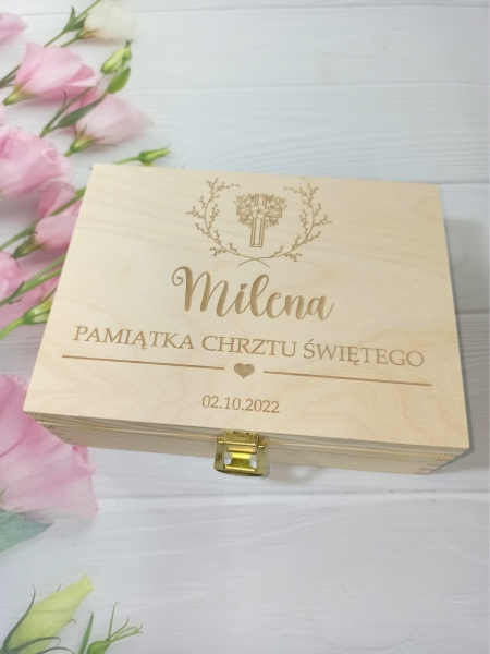 Pamiątka na Chrzest Święty Drewniana skrzynka wspomnień 7.jpg