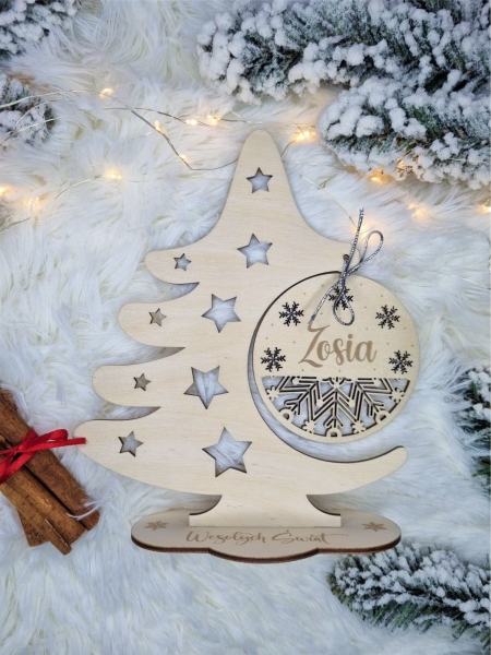 Personalizowana dekoracja świąteczna Stojąca choinka oraz bombką z imieniem MegaPrezencik