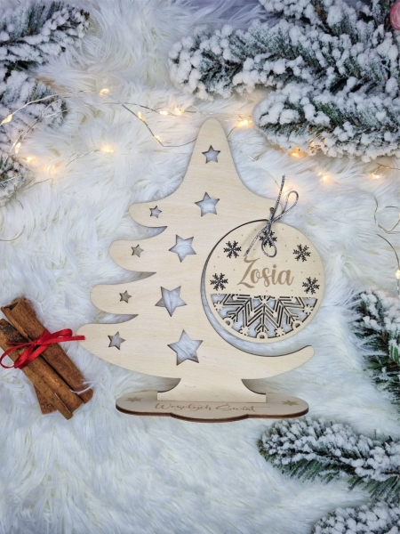 Personalizowana dekoracja świąteczna Stojąca choinka oraz bombką z imieniem MegaPrezencik