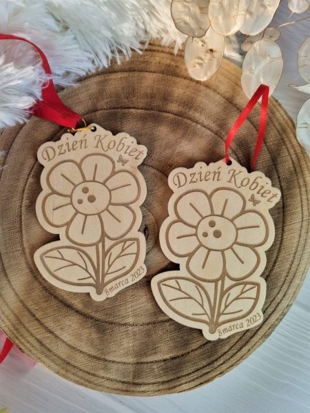 Medal zawieszka na Dzień Kobiet ze sklejki MegaPrezencik