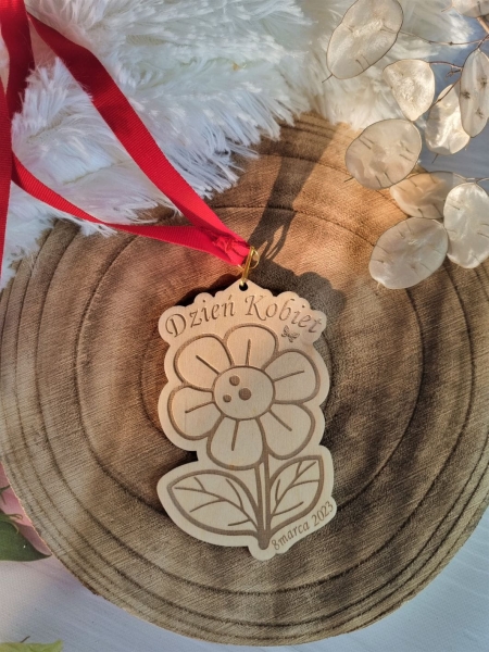 Medal zawieszka na Dzień Kobiet ze sklejki MegaPrezencik