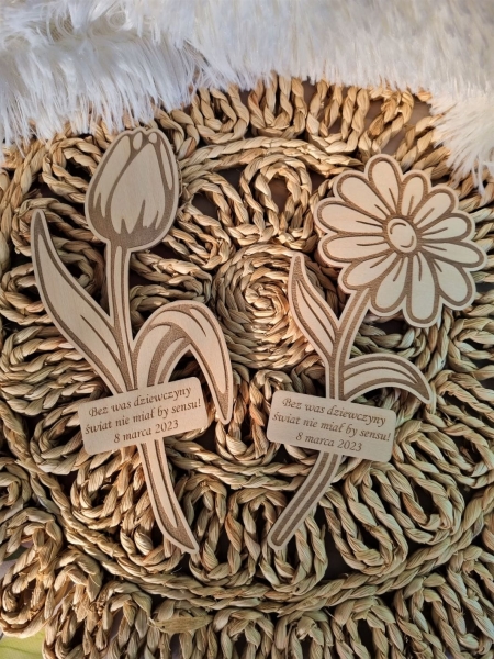 Kwiat na Dzień Kobiet ze sklejki MegaPrezencik