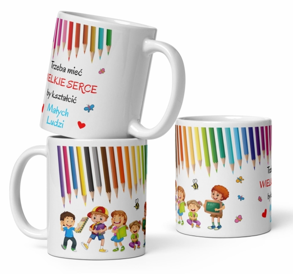 Kubek na Dzień Nauczyciela z kredkami i inspirujący napis Megaprezencik