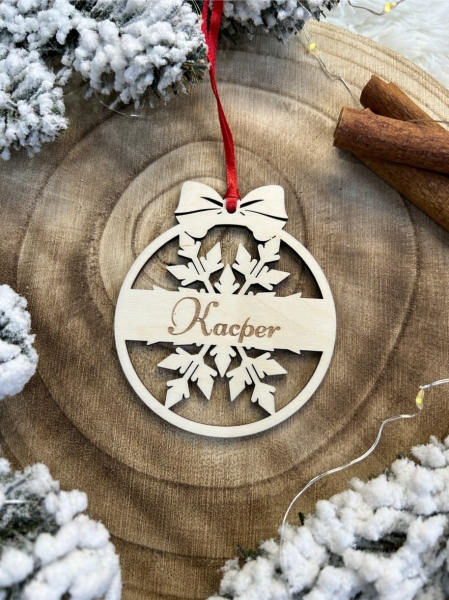 Bombki świąteczne ze śnieżynkami i miejscem na imię. Bombki personalizowane MegaPrezencik