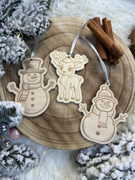 Bombki na choinkę ze sklejki w kształcie świątecznych postaci i dekoracji MegaPrezencik