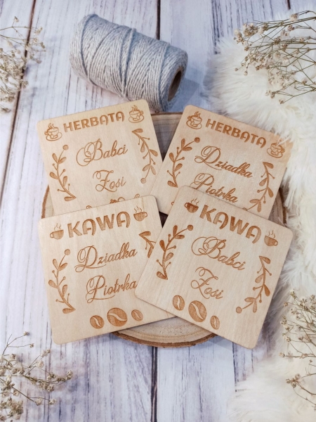 Zestaw na Dzień Babci i Dziadka. Kubki z imieniem oraz podkładki personalizowane Mega Prezencik