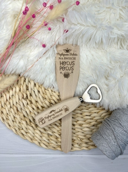 Zestaw ręczników na Dzień Babci i Dziadka. Kubki dla Babci, otwieracz dla dziadka MegaPrezencik