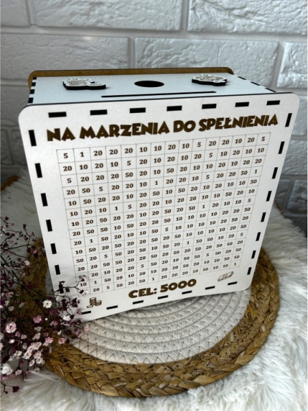 Prezent Skarbonka wykreślanka na pieniądze z białej płyty. Wyzwanie oszczędzania Mega Prezencik