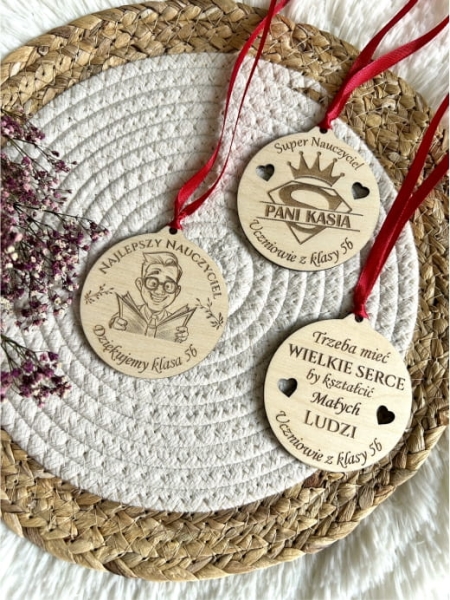 Medal na Dzień Nauczyciela ze sklejki. Super Nauczyciel Megaprezencik