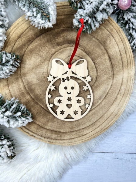 Bombki świąteczne z gwiazdkami. Bombka ażurowa Mega Prezencik