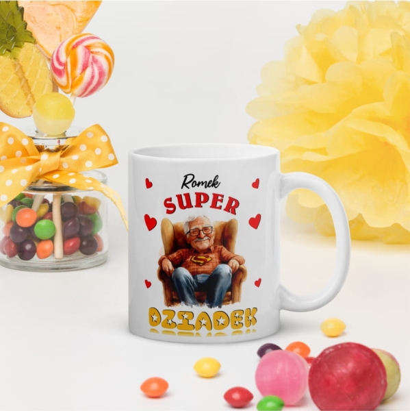 Wyjątkowy kubek z grafiką Dziadka Superbohatera. Kubek SUPER DZIADEK Mega Prezencik