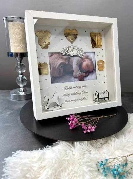 Głęboka Biała Ramka 3D – Metryczka narodzin dziecka. Ramka metryczka Mega Prezencik
