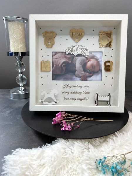 Głęboka Biała Ramka 3D – Metryczka narodzin dziecka. Ramka metryczka Mega Prezencik