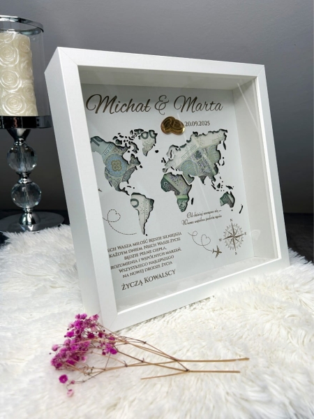 Biała ramka 3D na prezent ślubny w kształcie mapy świata z miejscem na pieniądze Mega Prezencik