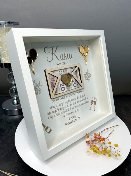 Głęboka Biała Ramka 3D urodzinowa –Widzisz 40 to wcale nie tak dużo Mega Prezencik