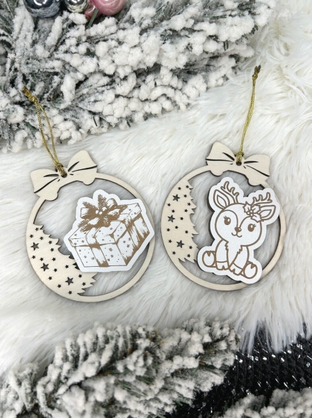 Bombka ze świąteczna grafiką. Bombka z kokardą. Zawieszka do prezentu Mega Prezencik