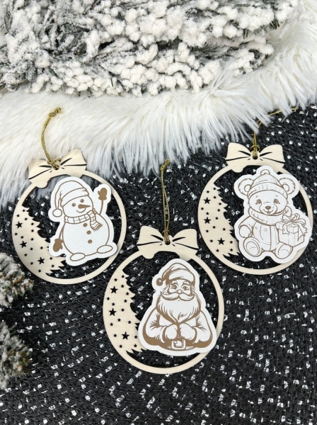 Bombka ze świąteczna grafiką. Bombka z kokardą. Zawieszka do prezentu Mega Prezencik