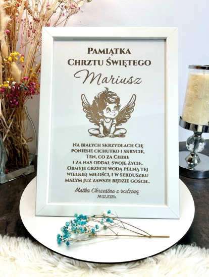 Wyjątkowa Pamiątka Chrztu Świętego w Ramce – Grawerowany Aniołek Stróż z Dedykacją