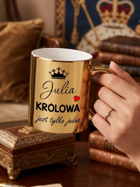 Złoty Kubek Personalizowany Imię KRÓLOWA Jest Tylko Jedna Prezent dla Niej Mega Prezencik